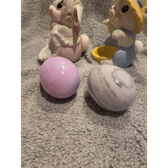 Vintage Bunnies Holding Marble Eggs Big Eyes Easter Spring - Picture 5 of 8